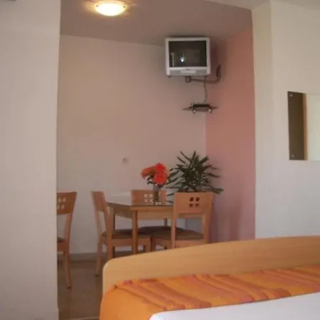 Josip Ii - 150 M From With Free Parking Apartment