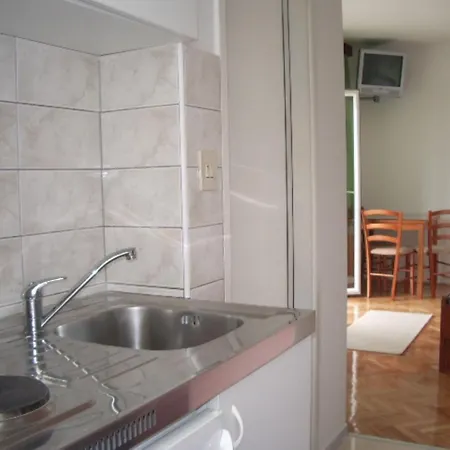 Josip Ii - 150 M From With Free Parking Apartment