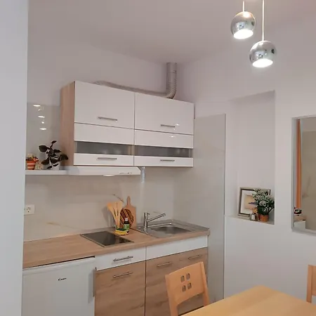 Josip Ii - 150 M From With Free Parking Apartment
