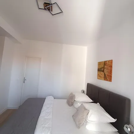 Apartment Josip Ii - 150 M From With Free Parking